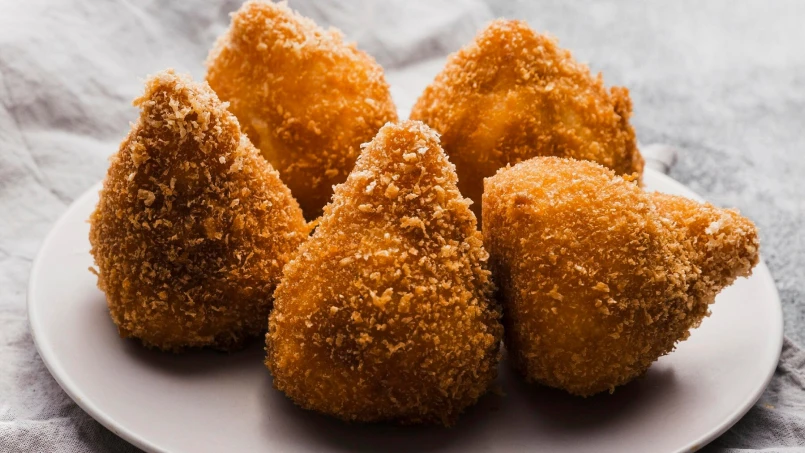 🥟 Coxinha de Frango Cremosa: O Petisco Queridinho dos Botequins