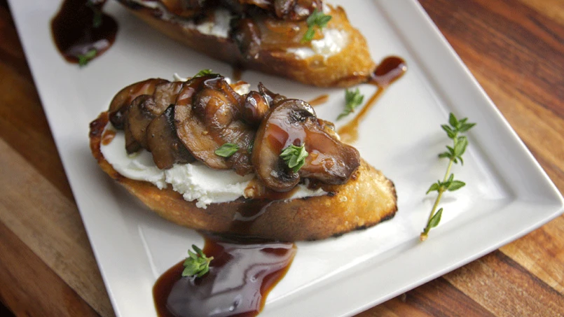 Bruschetta de Cogumelos com Alho e Tomilho